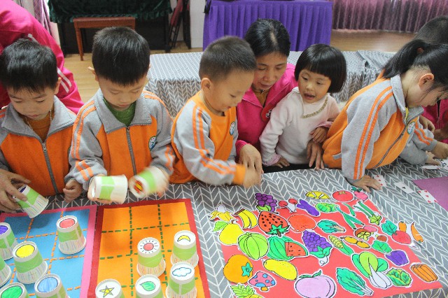 外幼年度考核之保育组自制教玩具比赛 东莞市外经贸幼儿园